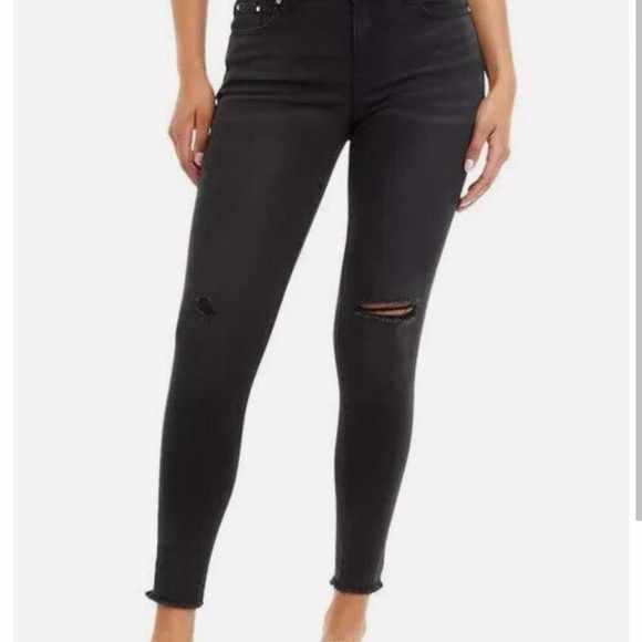 NWT Tinseltown mid-rise Black Denim distressed knee jeans juniors size 7 - Picture 1 of 13